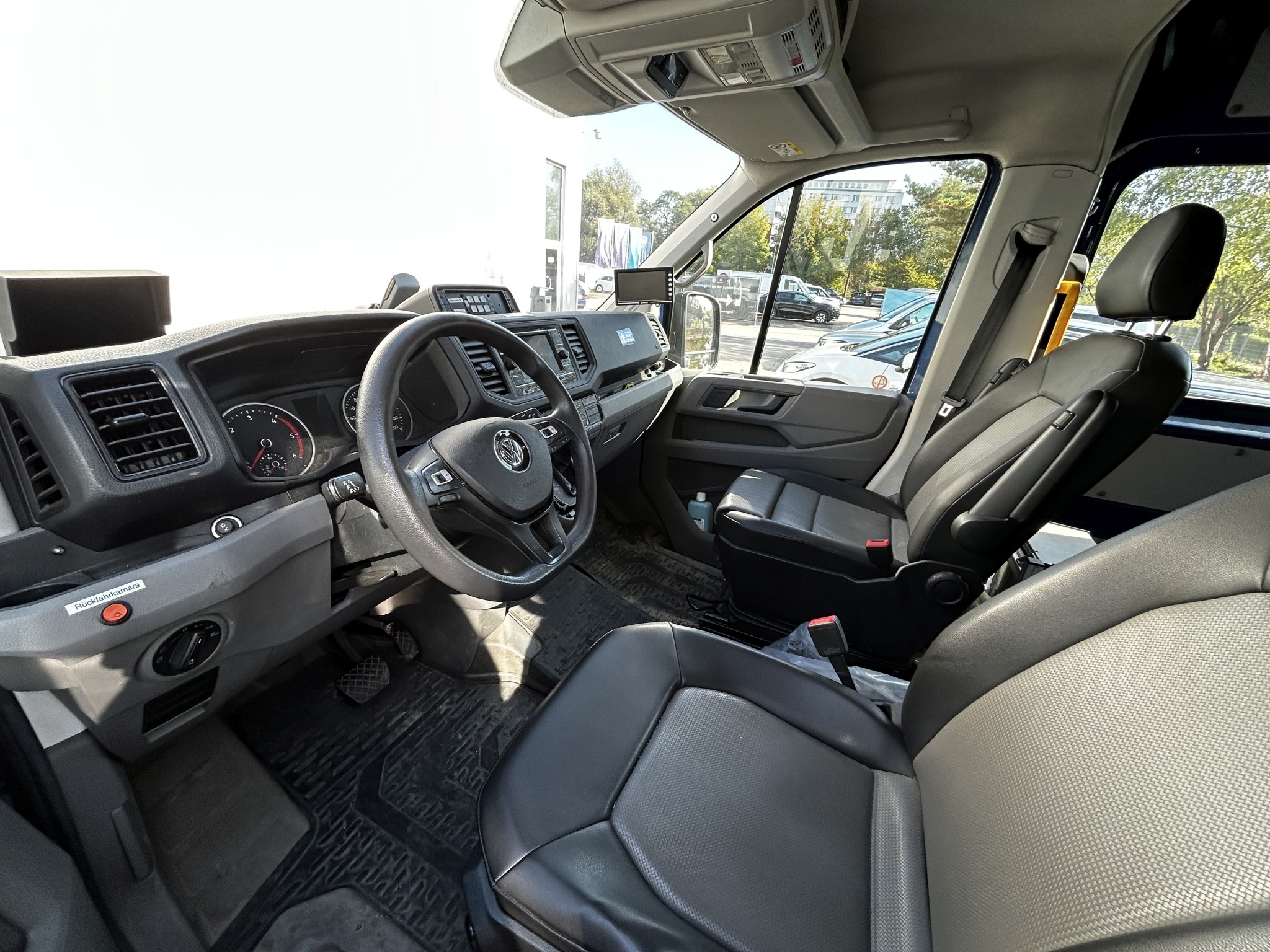 Van (formerly HH-W 9339) VW Crafter (SYN2Z) – foto 17 – kavel bij NetBid, Hamburg
