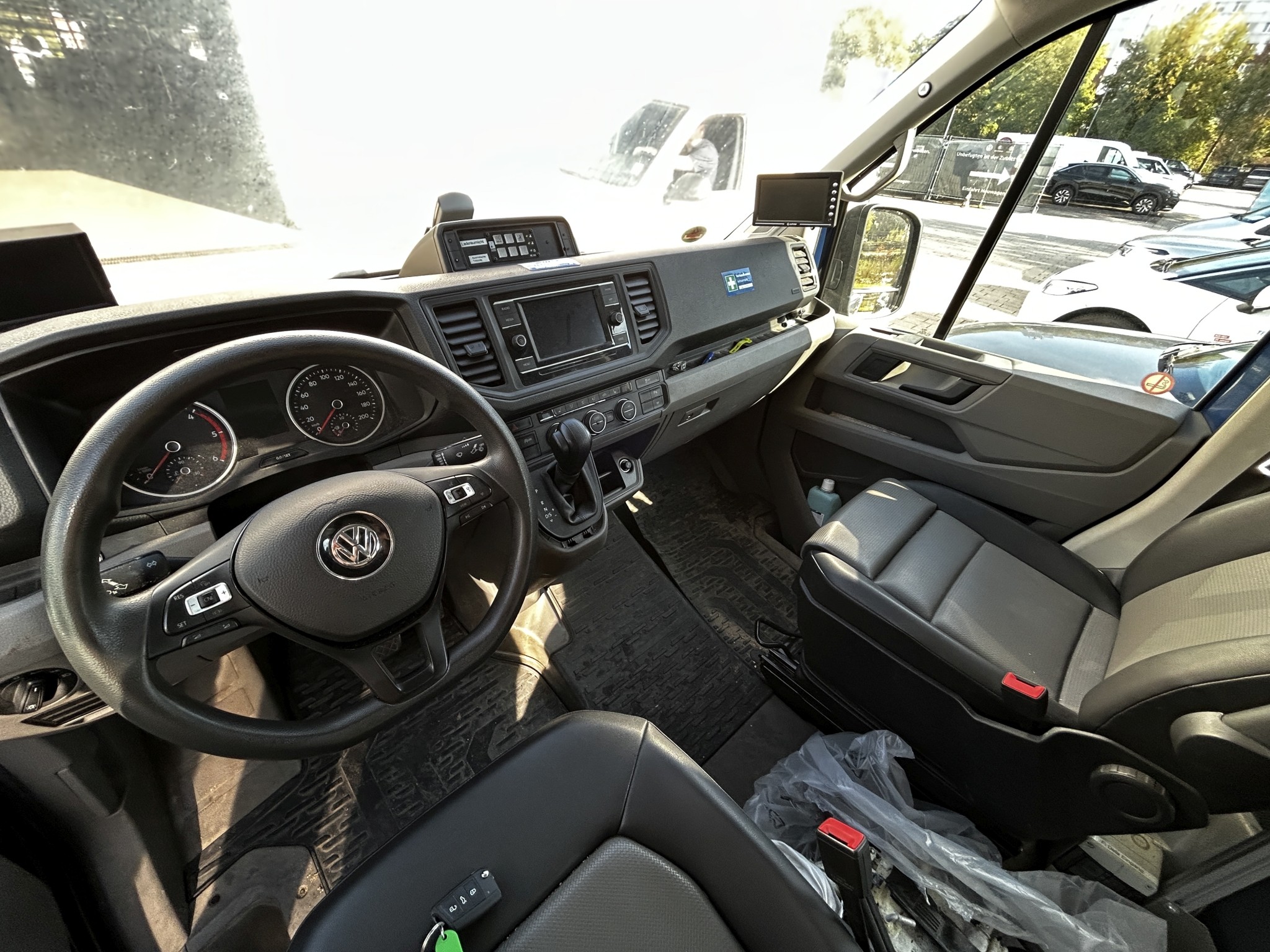 Van (formerly HH-W 9339) VW Crafter (SYN2Z) – foto 18 – kavel bij NetBid, Hamburg