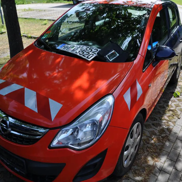 Passenger car (ex HH-W 3520 - FW1036) Opel Corsa