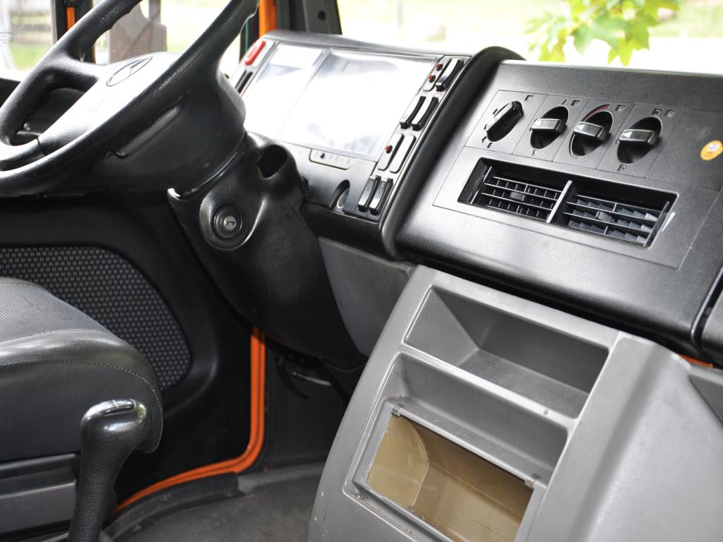 Hochwertiges Laborequipment der städtischen Wasserversorgung-9