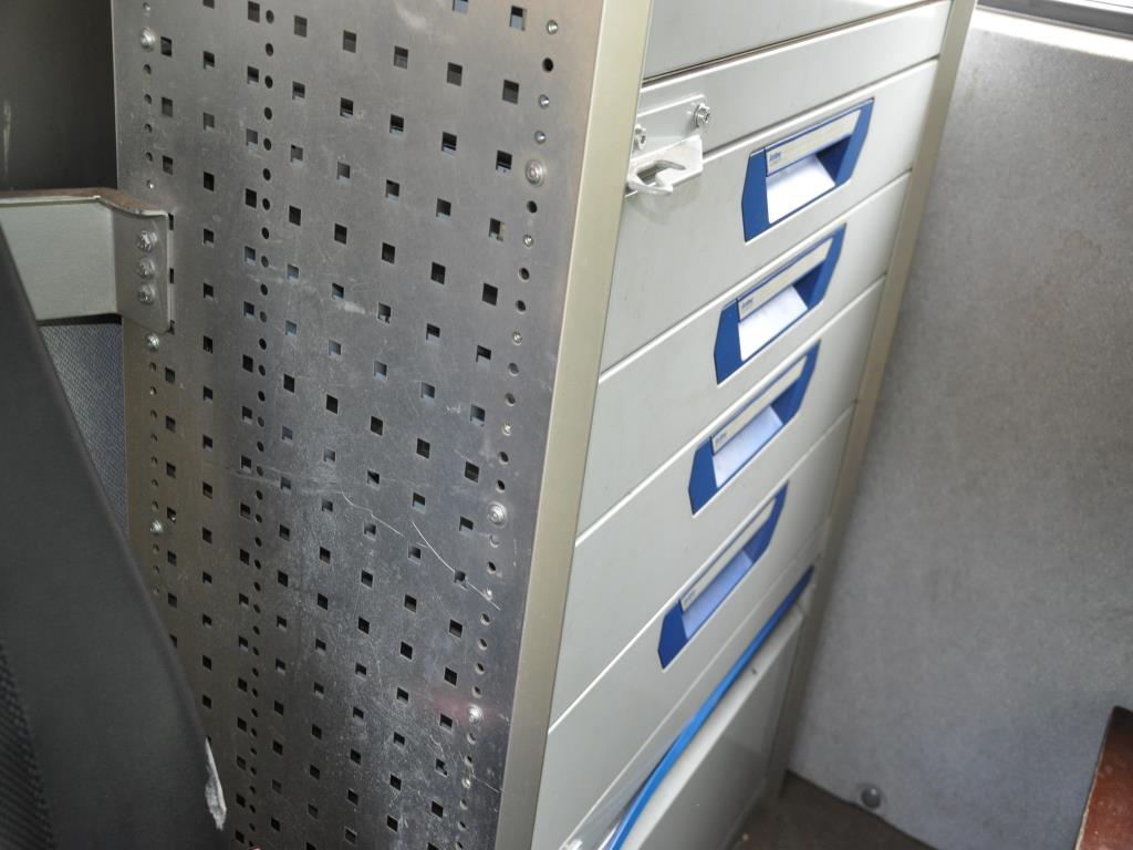 Hochwertiges Laborequipment der städtischen Wasserversorgung-11