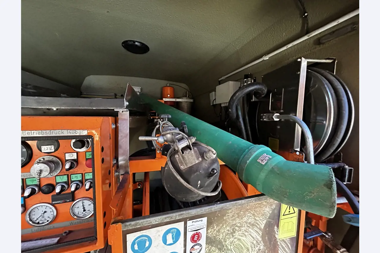 Various municipal vehicles, workshop vehicles and cars-25