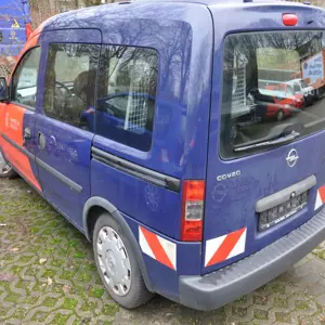 Samochód/pojazd wielozadaniowy (ex HH-W 1466) Opel Combo-C-CNG