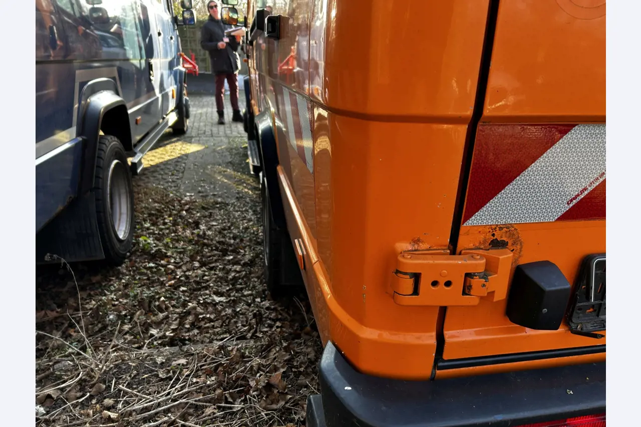 Div. Kommunalfahrzeuge, Werkstattfahrzeuge und PKW-10