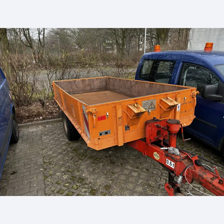 Diverse gemeentelijke voertuigen, werkplaatsvoertuigen, auto´s en apparatuur-4