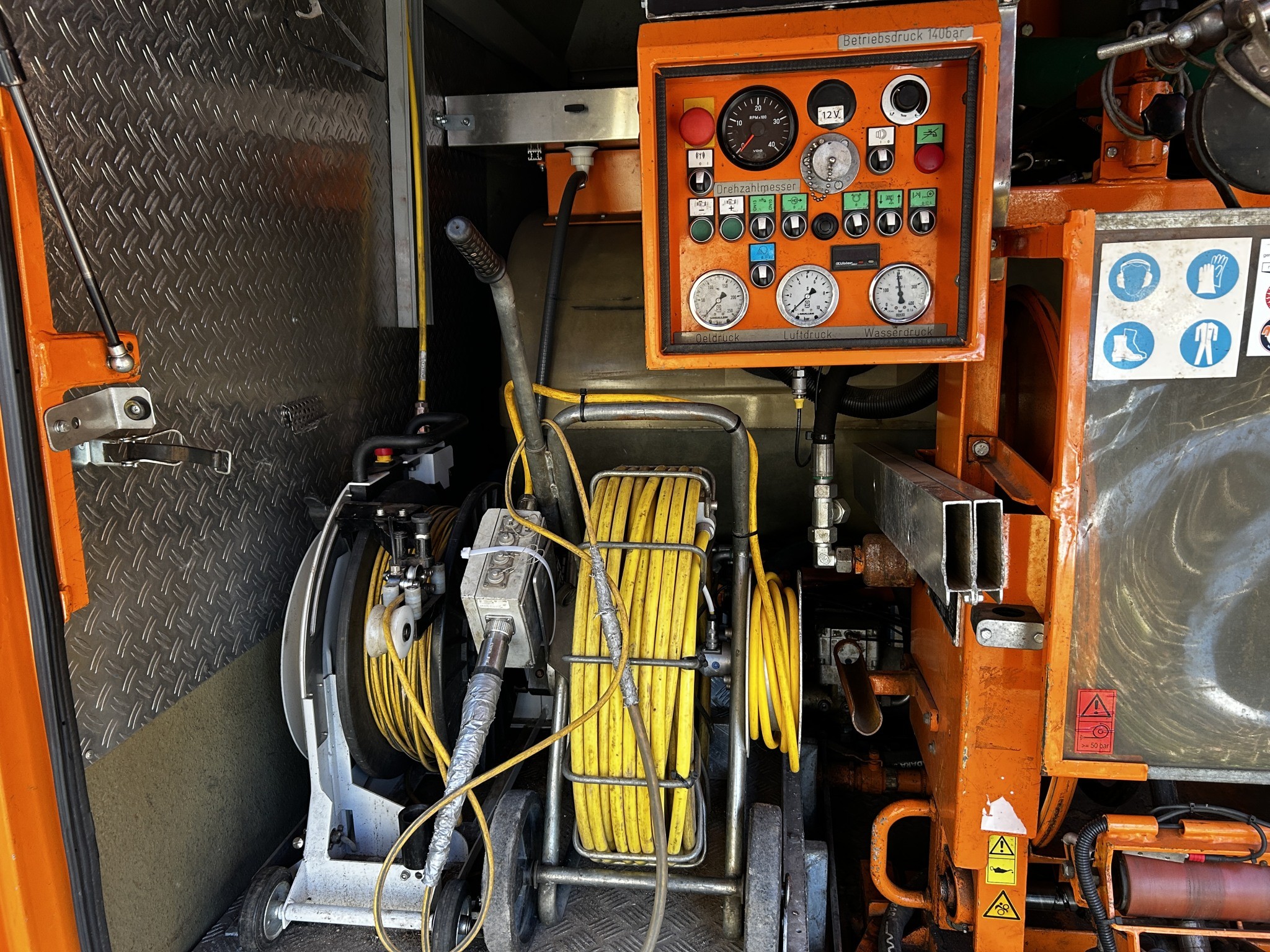 Div. Kommunalfahrzeuge, Werkstattfahrzeuge und PKW-21