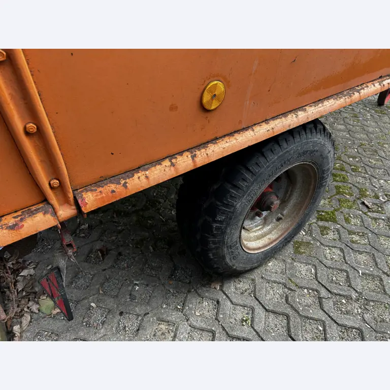 Diverse gemeentelijke voertuigen, werkplaatsvoertuigen, auto´s en apparatuur-5