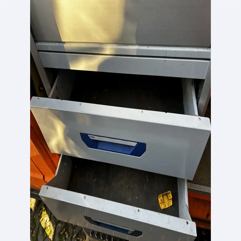 Div. Kommunalfahrzeuge, Werkstattfahrzeuge und PKW-30