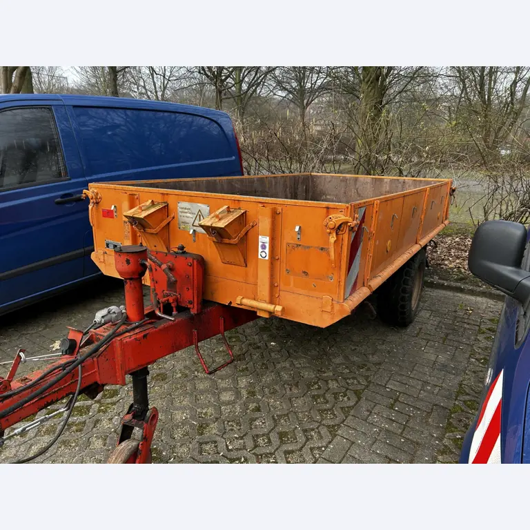 Diverse gemeentelijke voertuigen, werkplaatsvoertuigen, auto´s en apparatuur-8