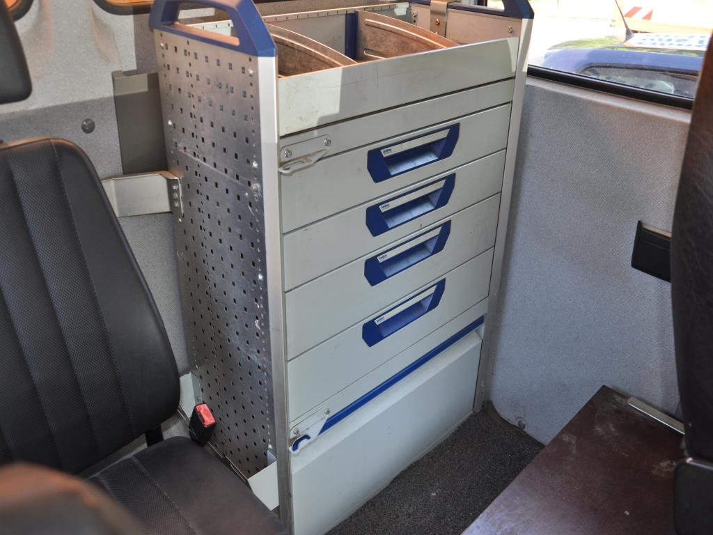 Hochwertiges Laborequipment der städtischen Wasserversorgung-13