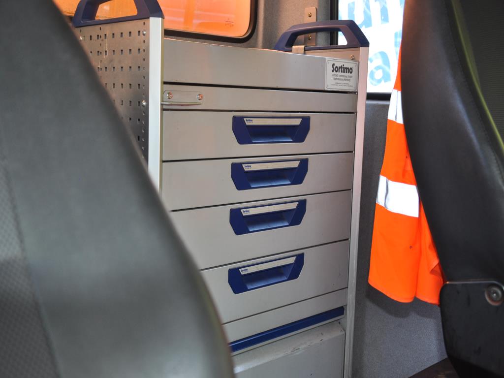 Hochwertiges Laborequipment der städtischen Wasserversorgung-10