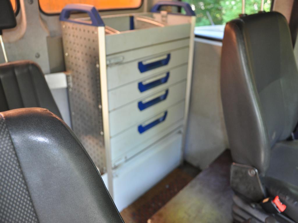 Hochwertiges Laborequipment der städtischen Wasserversorgung-13