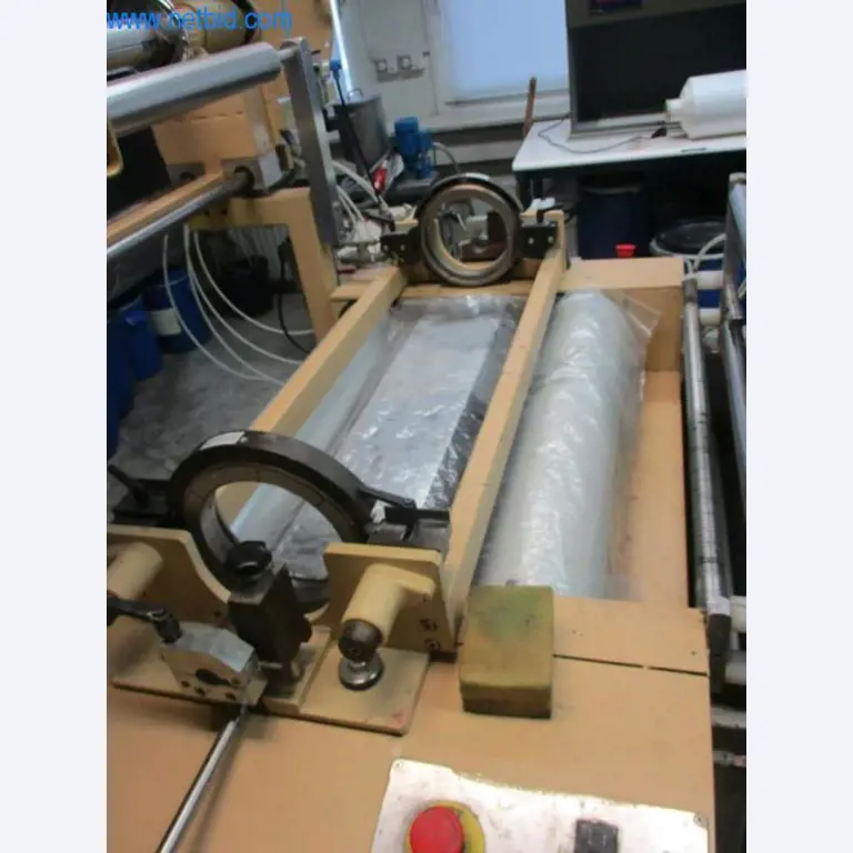 Machines voor het afwerken en vervaardigen van textiel-3