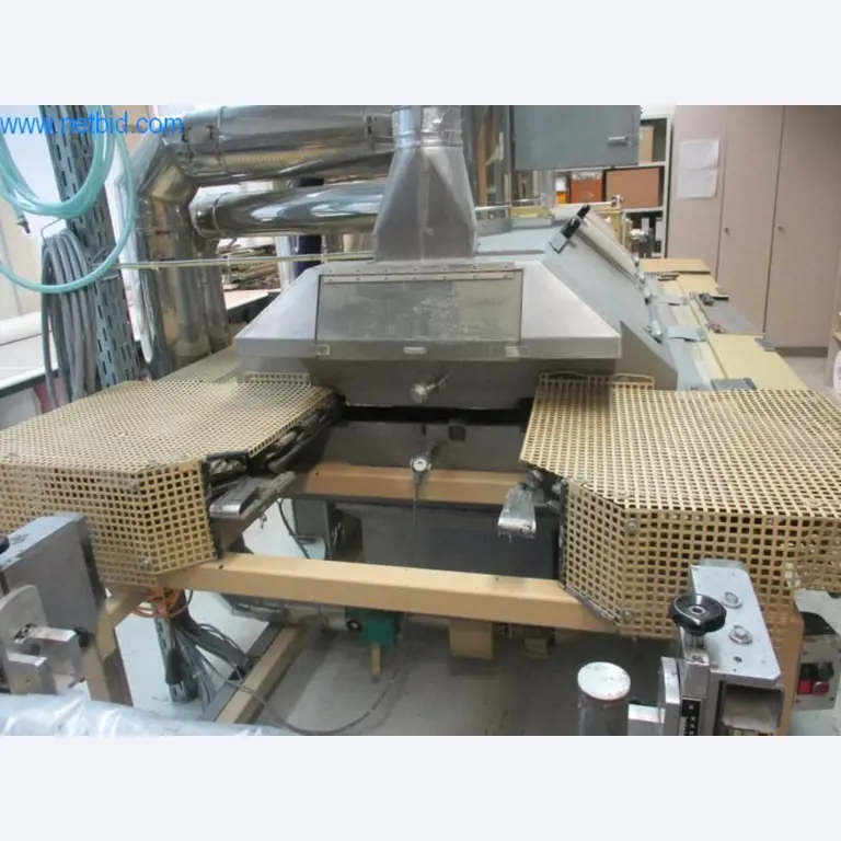 Machines voor het afwerken en vervaardigen van textiel-4