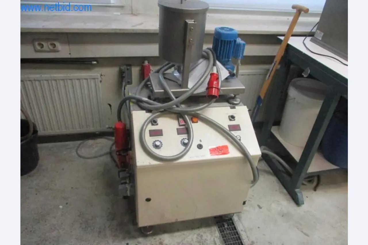 Machines voor het afwerken en vervaardigen van textiel-9