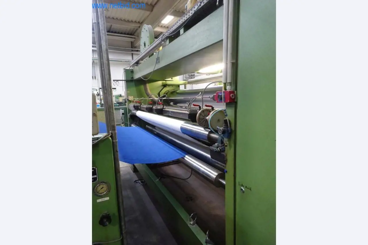 Máquinas para acabamento e fabrico de têxteis-10