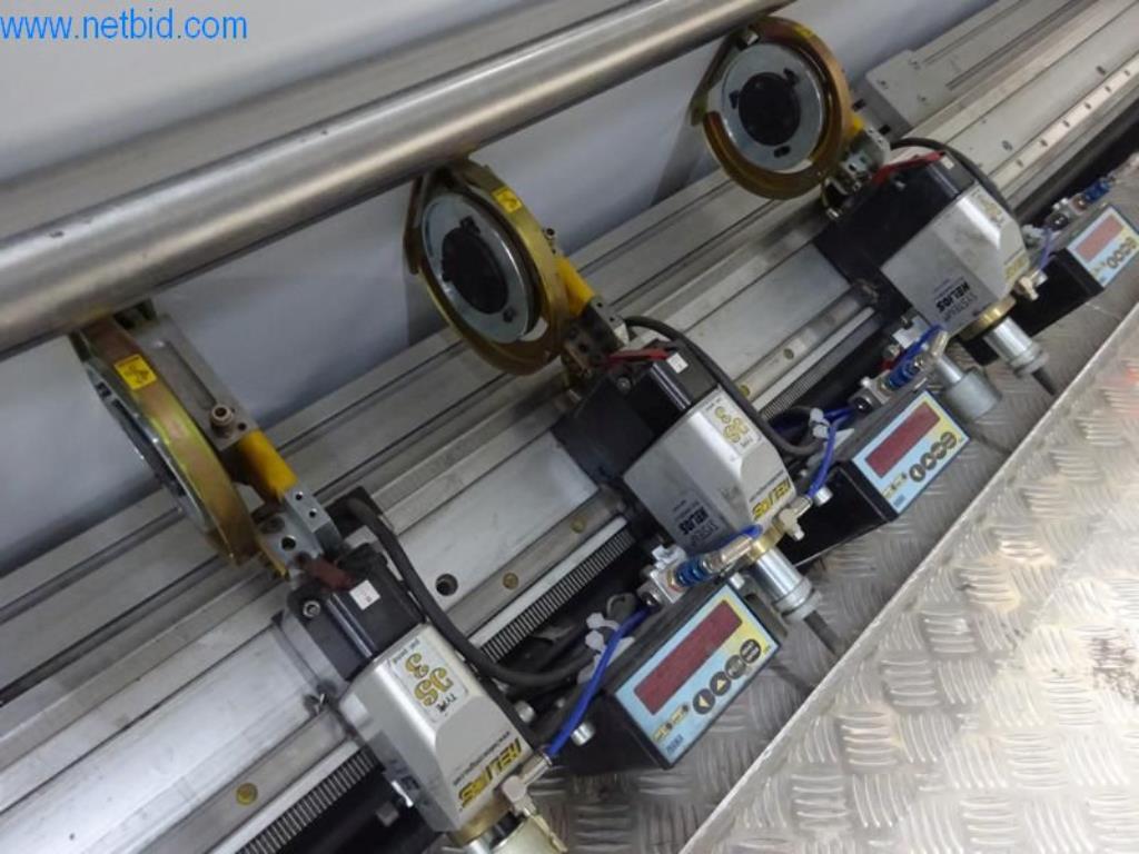 Maschinen zur Veredelung und Herstellung von Textilien-4