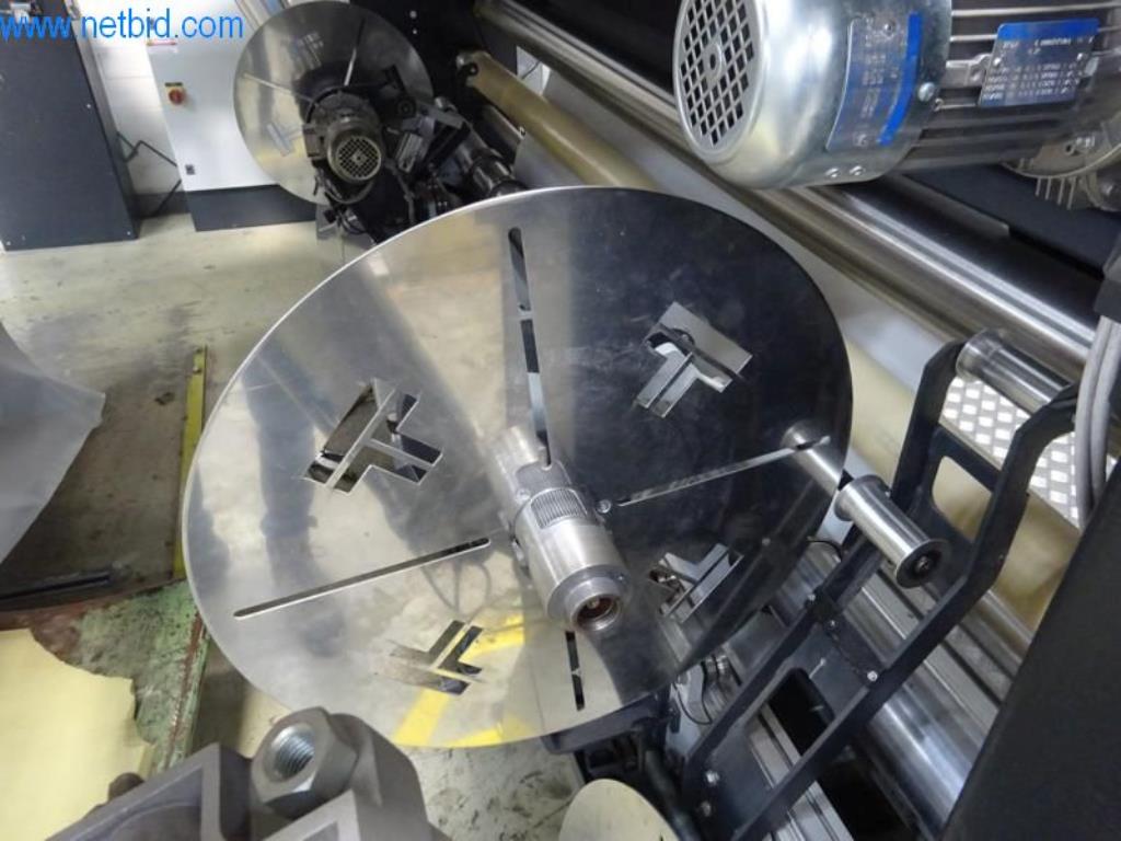 Maschinen zur Veredelung und Herstellung von Textilien-5