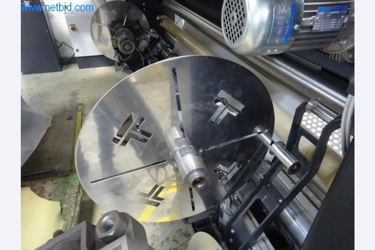 Máquinas para acabamento e fabrico de têxteis-5