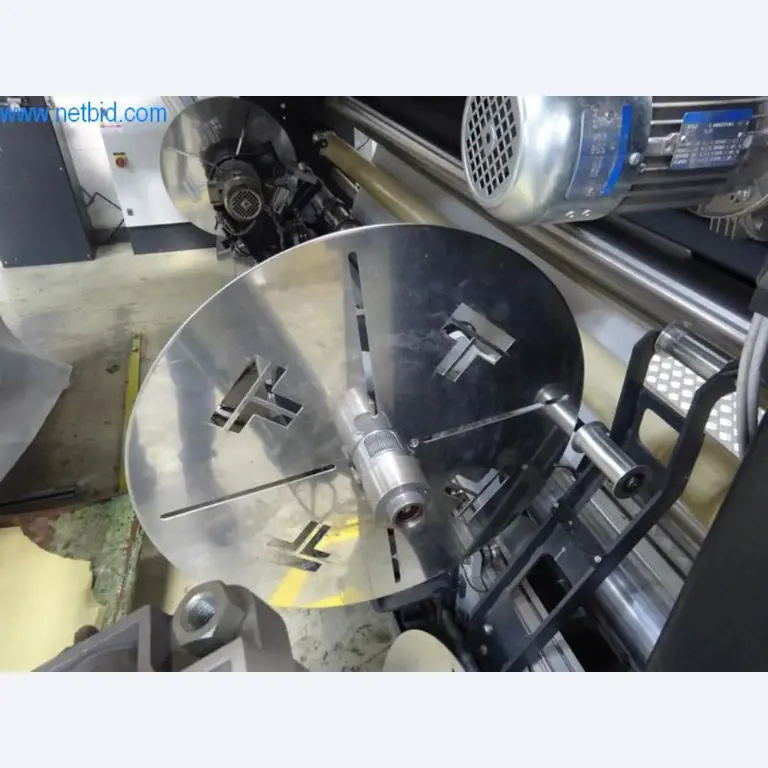 Máquinas para acabamento e fabrico de têxteis-5