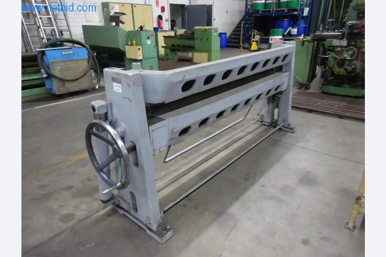 Machines voor het afwerken en vervaardigen van textiel-1