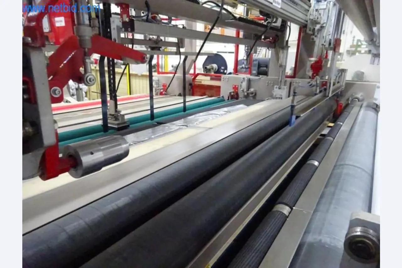 Máquinas para acabamento e fabrico de têxteis-10