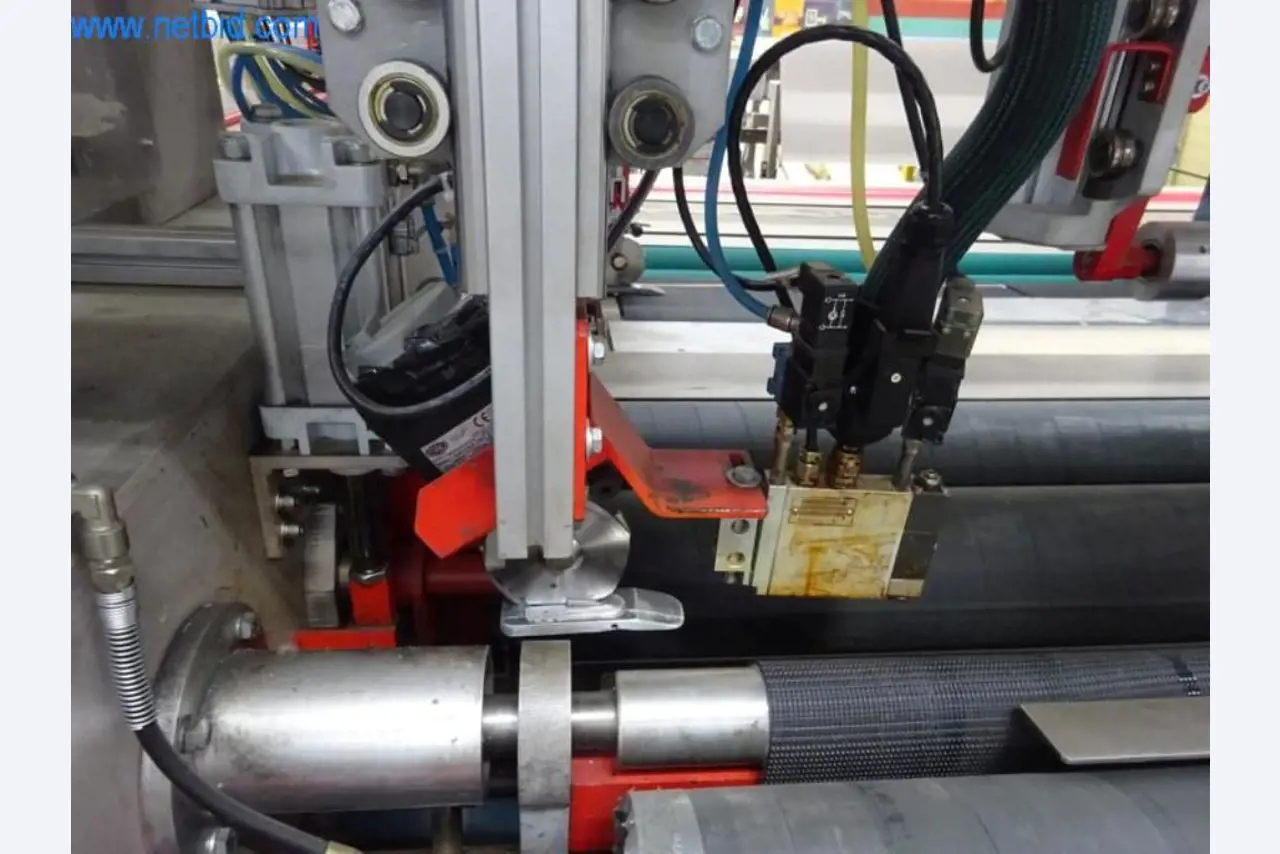 Máquinas para acabamento e fabrico de têxteis-9