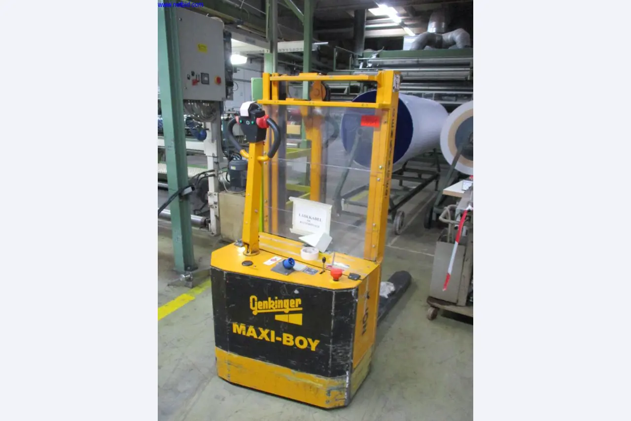 Stroje pro konečnou úpravu a výrobu textilií-1