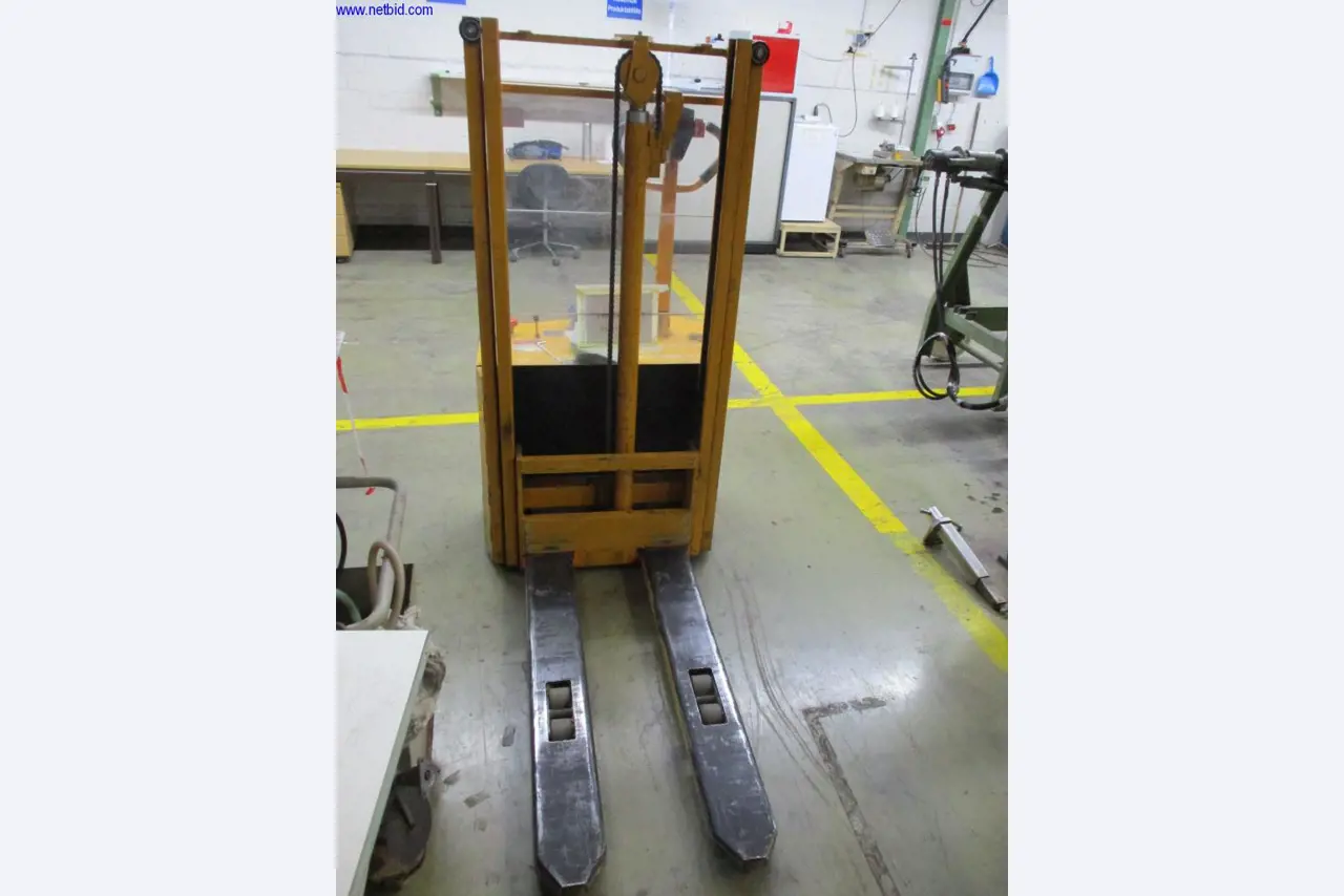 Stroje pro konečnou úpravu a výrobu textilií-2