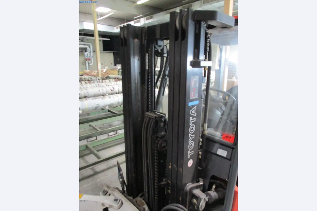 Maszyny do wykańczania i produkcji wyrobów włókienniczych-9