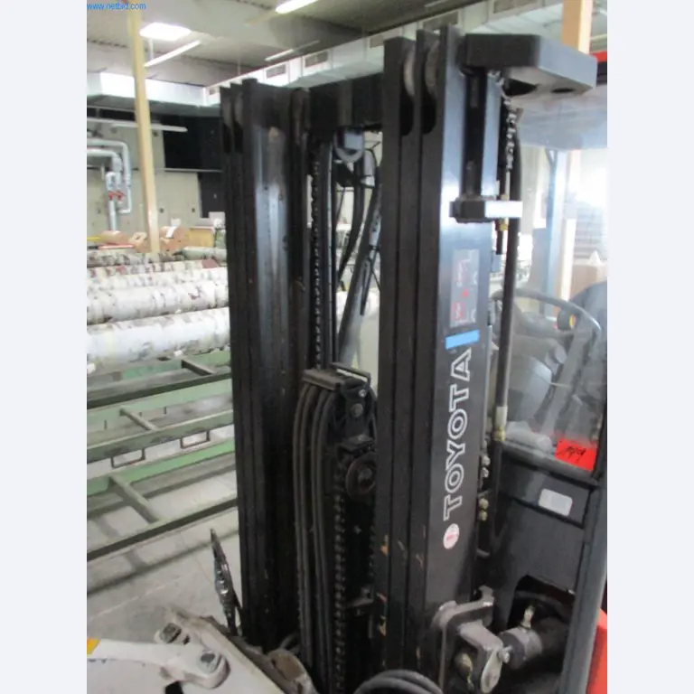 Maszyny do wykańczania i produkcji wyrobów włókienniczych-9