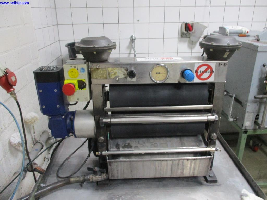 Maschinen zur Veredelung und Herstellung von Textilien-2