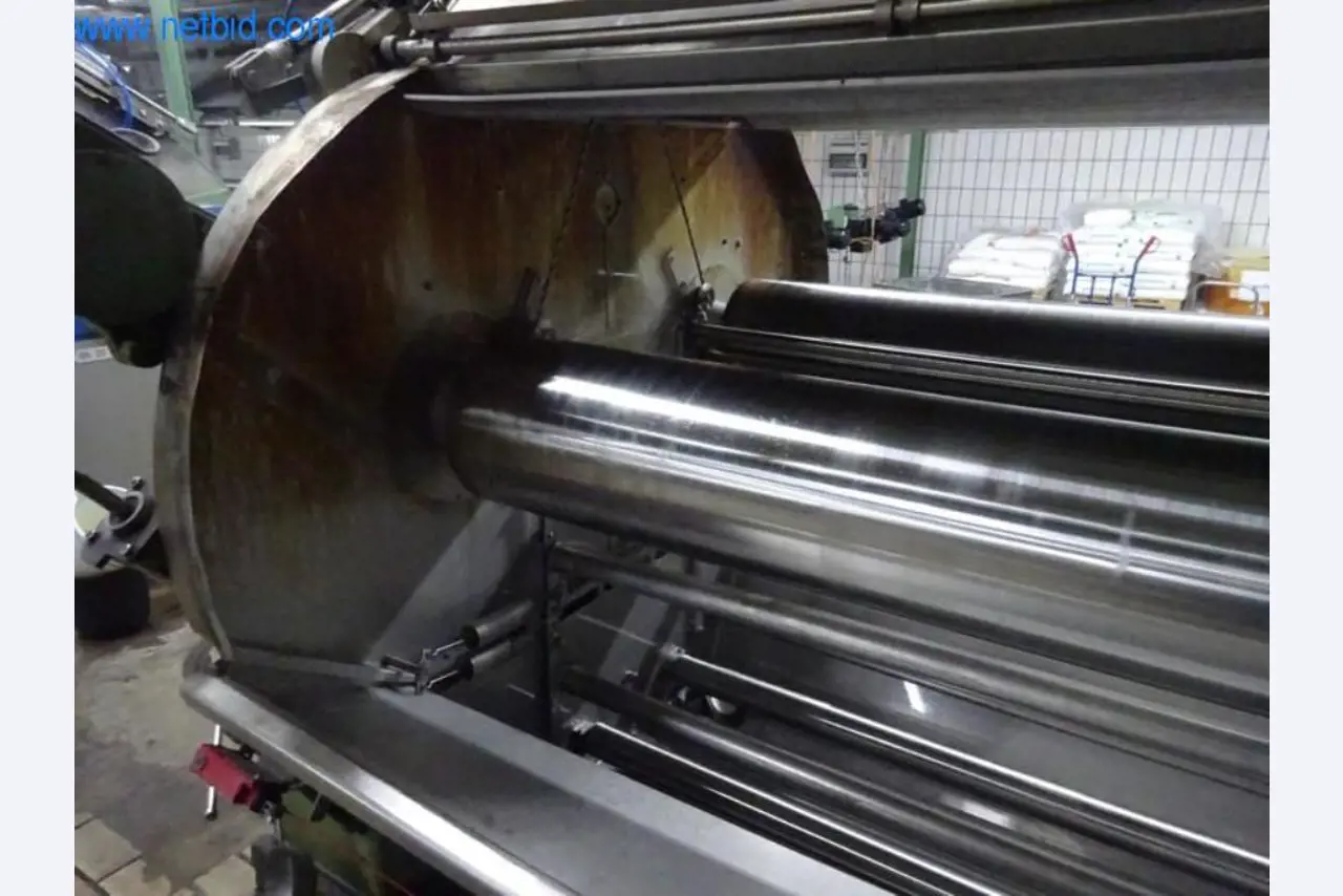 Machines voor het afwerken en vervaardigen van textiel-7