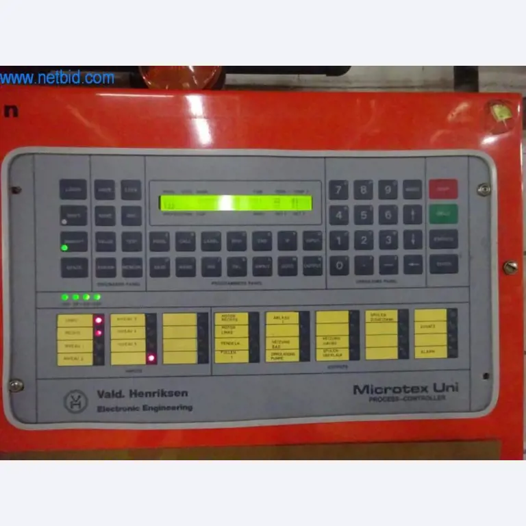 Machines voor het afwerken en vervaardigen van textiel-8