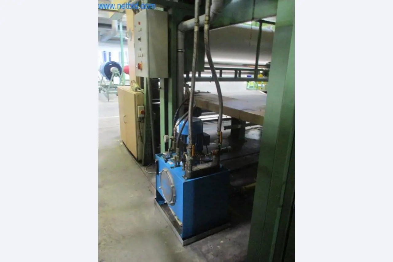 Stroje pro konečnou úpravu a výrobu textilií-14