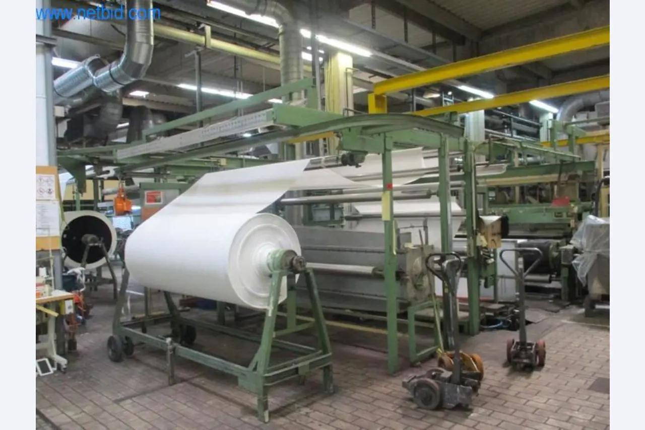 Stroje pro konečnou úpravu a výrobu textilií-9