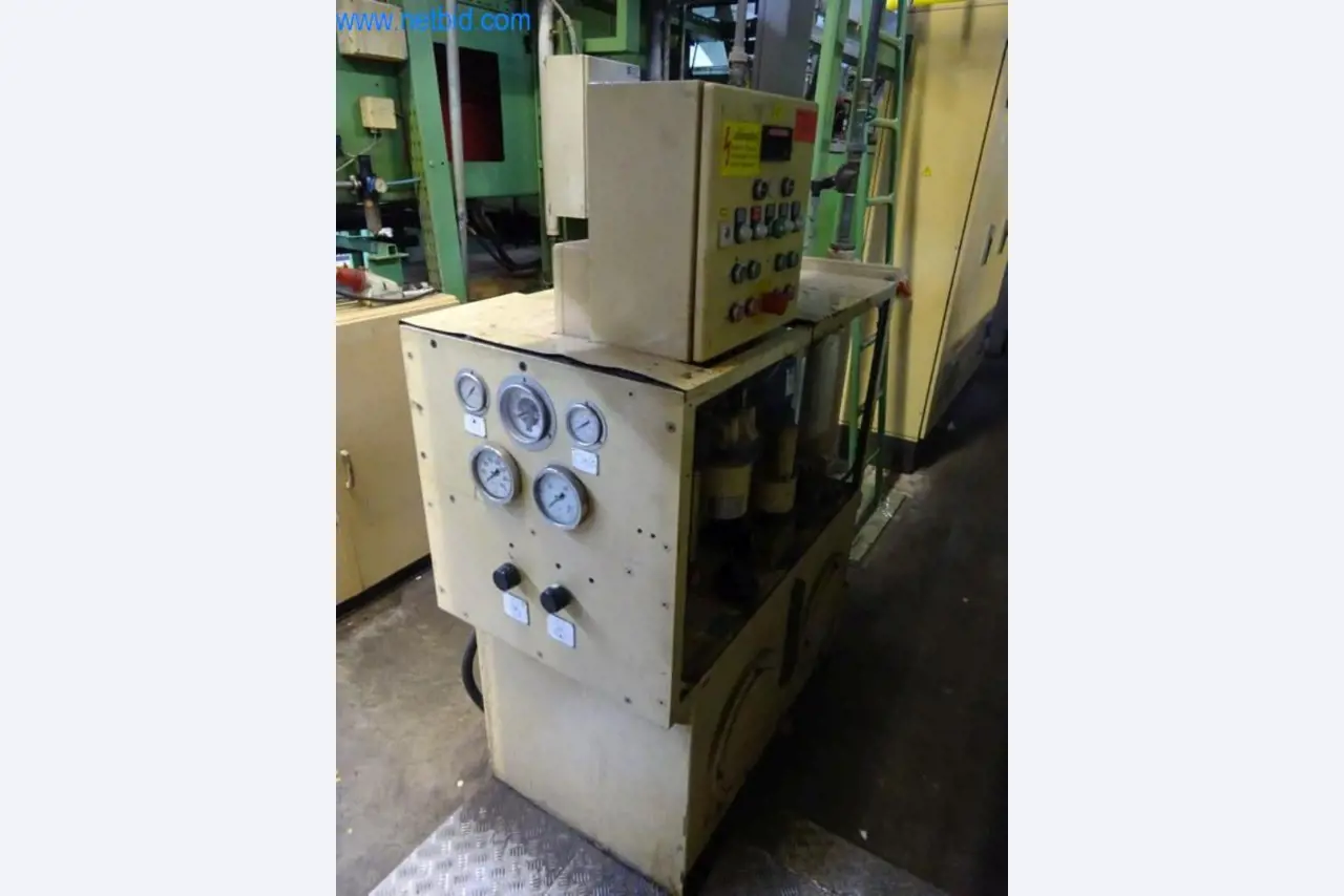 Maschinen zur Veredelung und Herstellung von Textilien-8