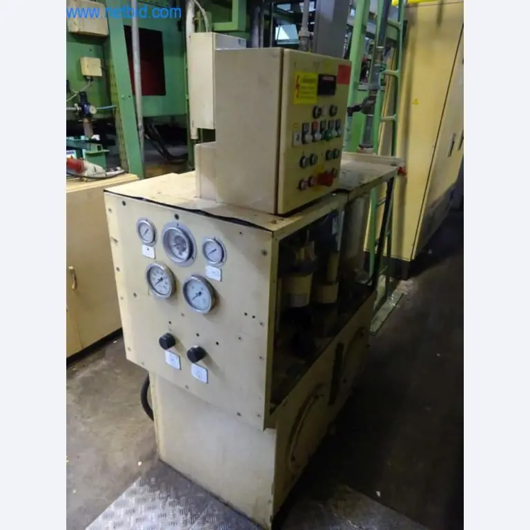 Maschinen zur Veredelung und Herstellung von Textilien-8