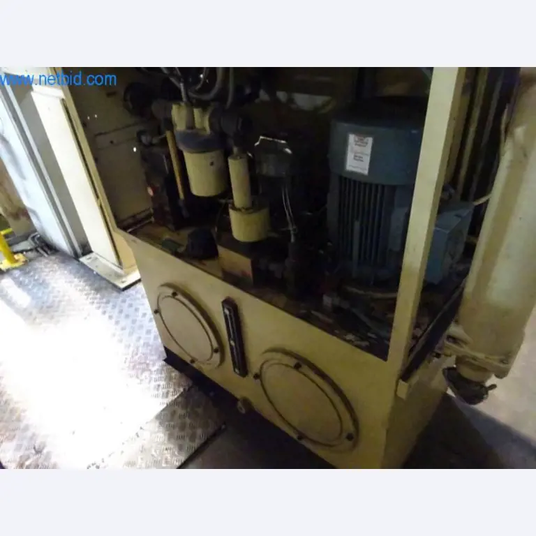 Maschinen zur Veredelung und Herstellung von Textilien-9