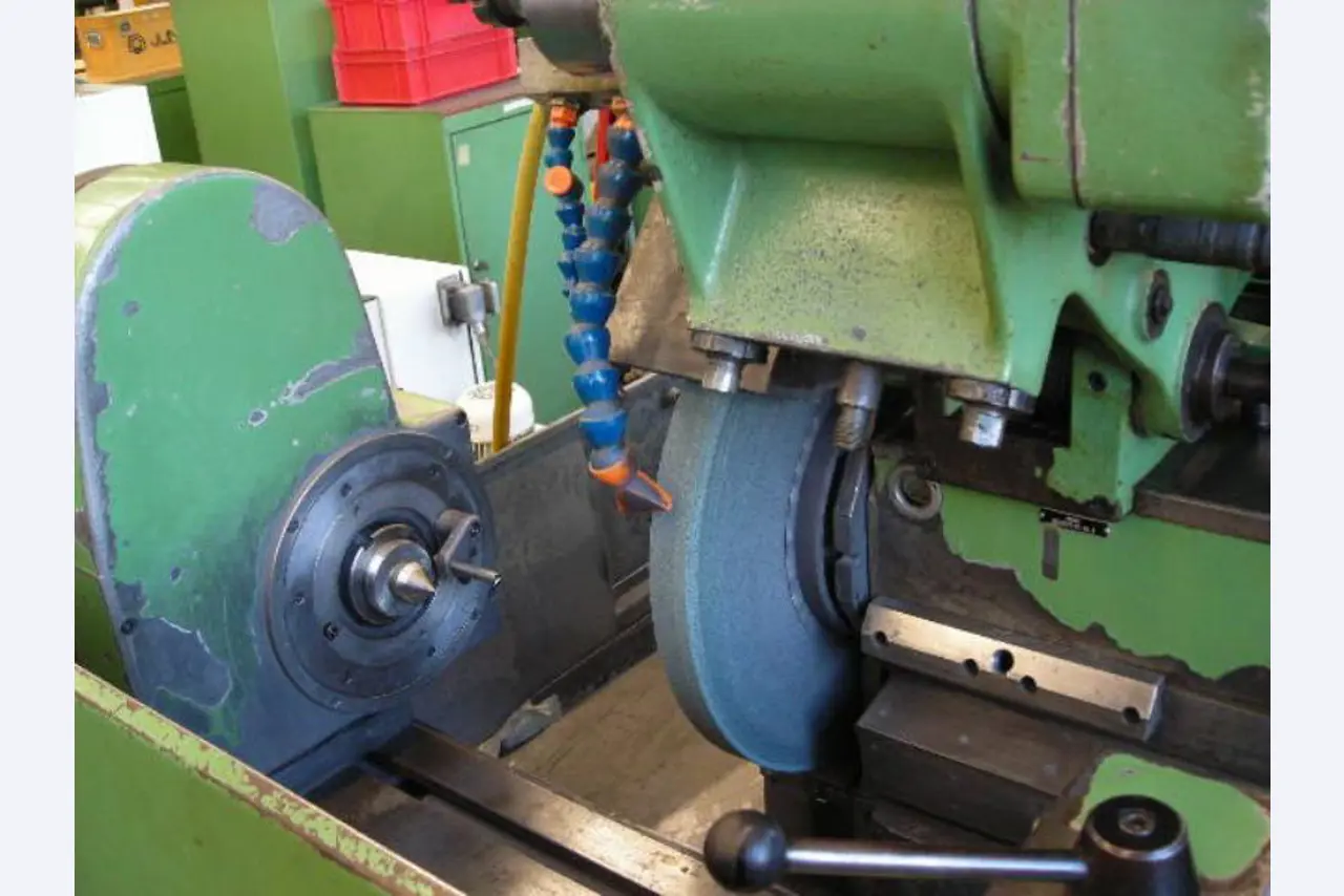 gepflegte Schleifmaschinen-2