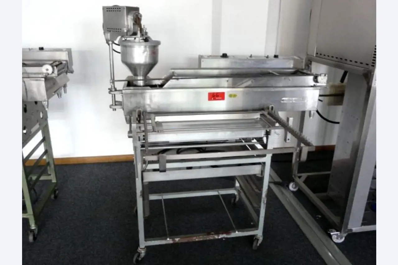 well-maintained bakery machines and baker’s shop equipment-1