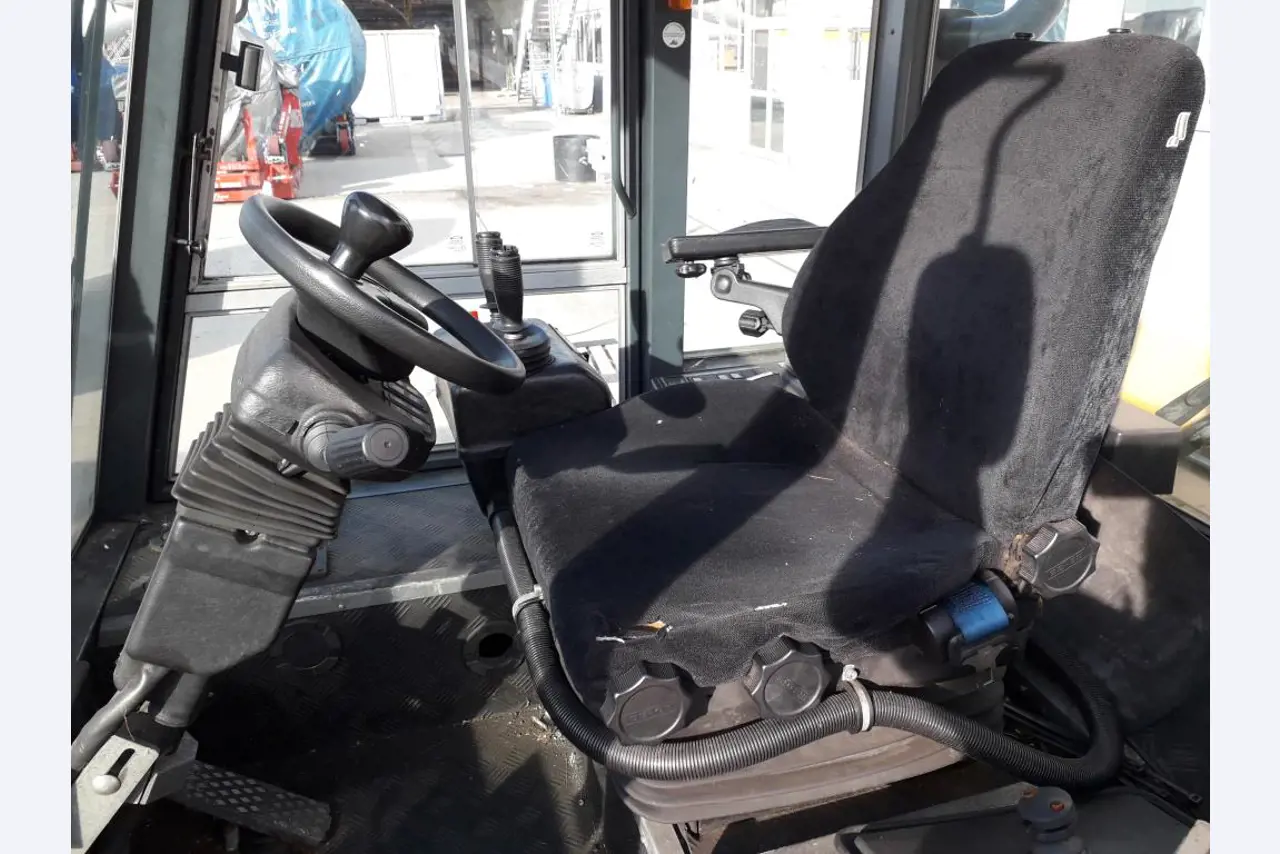 Gepflegte Flurförderfahrzeuge-2