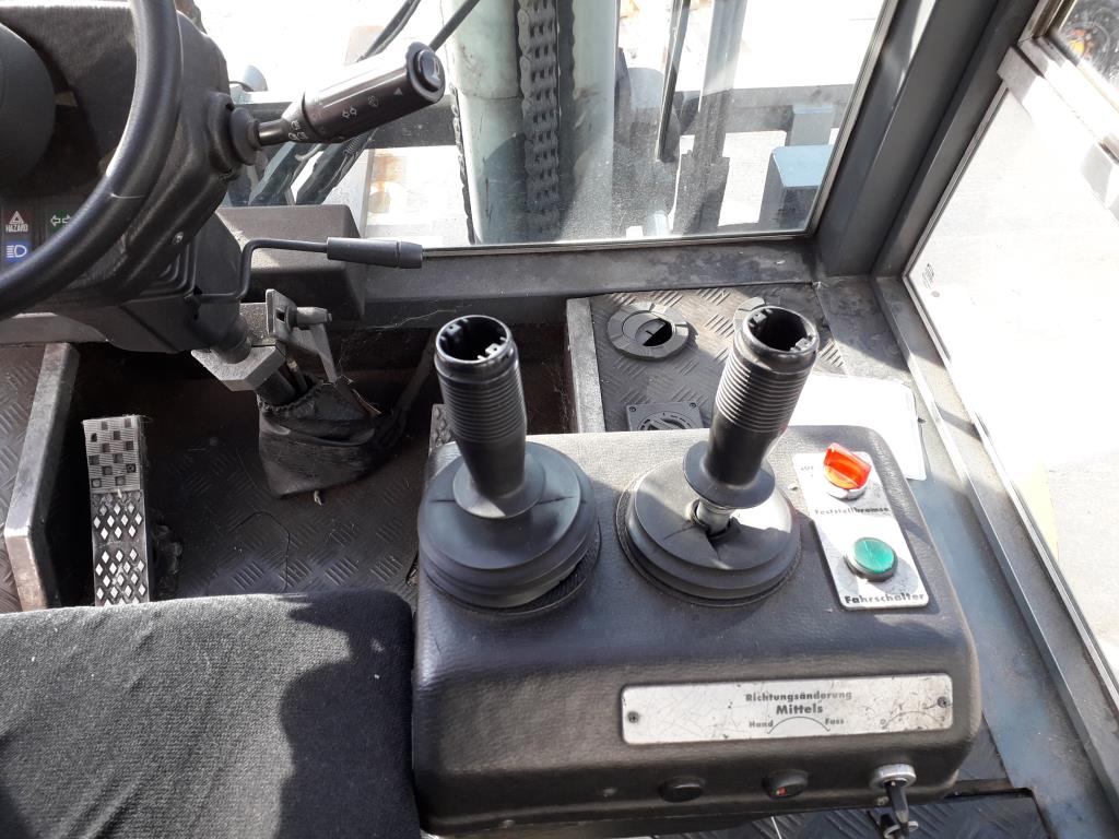 Gepflegte Flurförderfahrzeuge-5