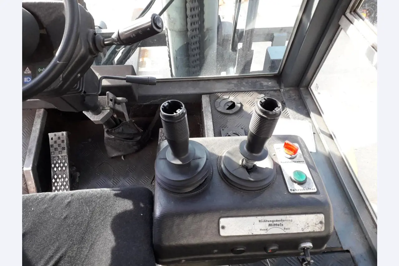 Gepflegte Flurförderfahrzeuge-5