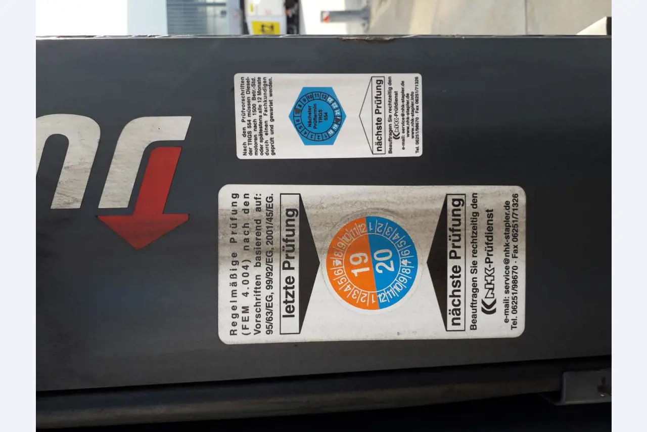 Gepflegte Flurförderfahrzeuge-8