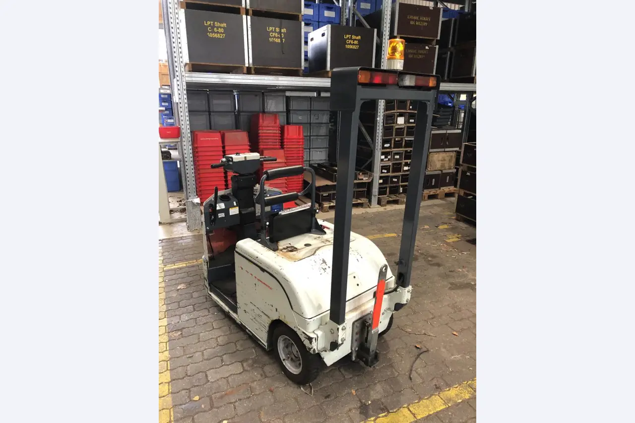 used forklifts and lifting devices-1