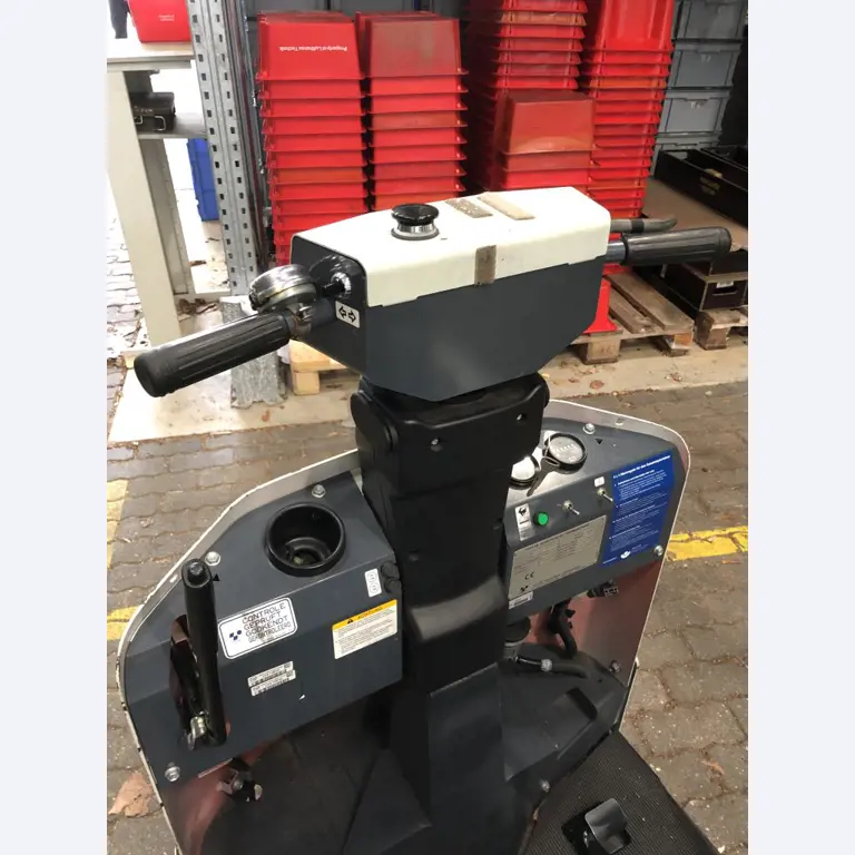 used forklifts and lifting devices-4