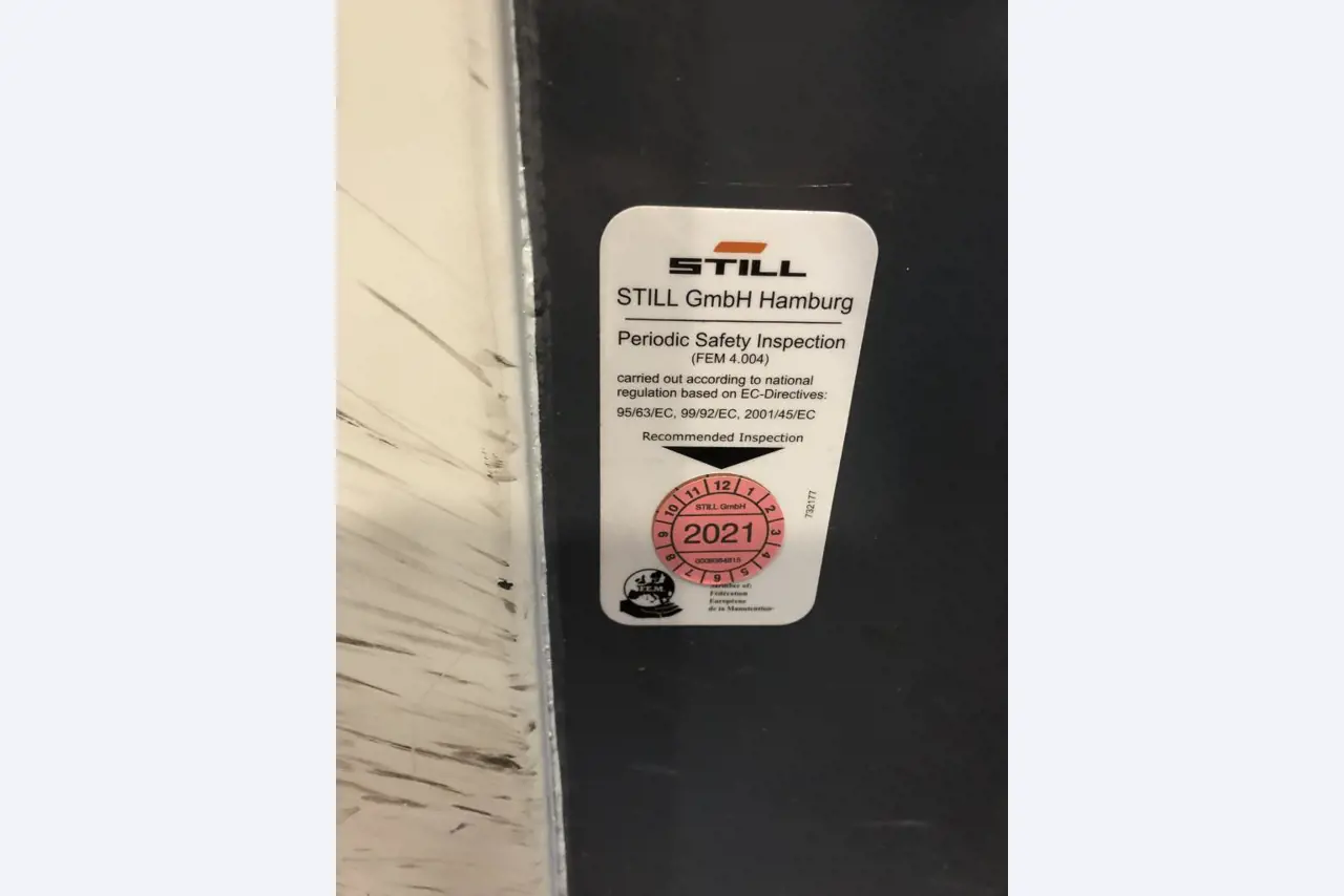 used forklifts and lifting devices-5
