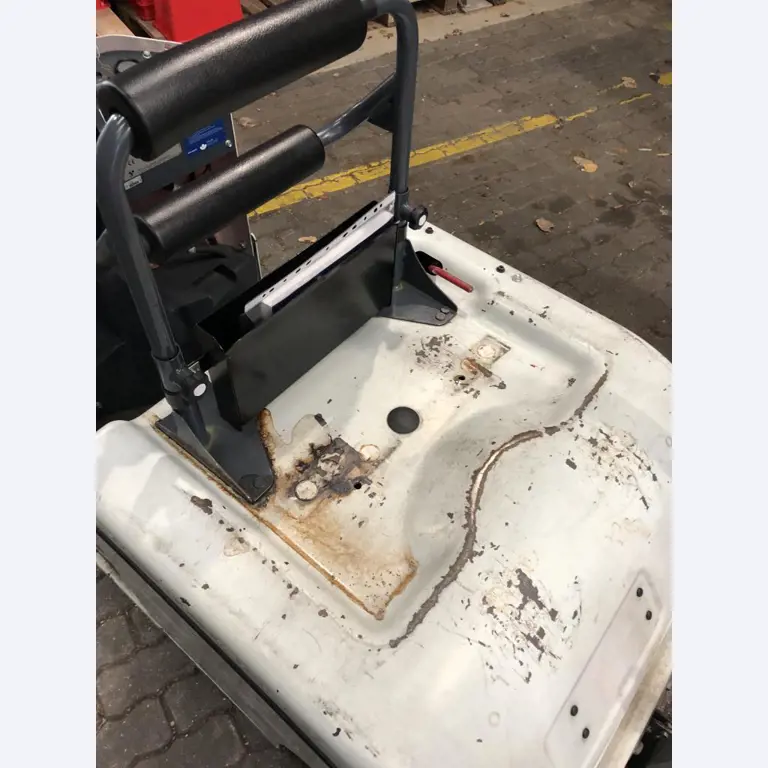 used forklifts and lifting devices-6