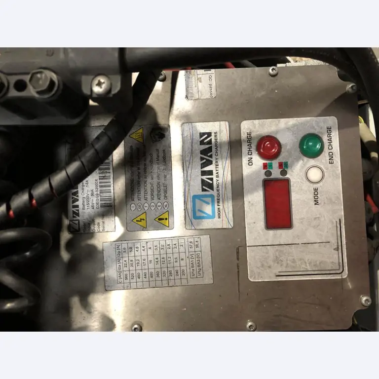 used forklifts and lifting devices-7